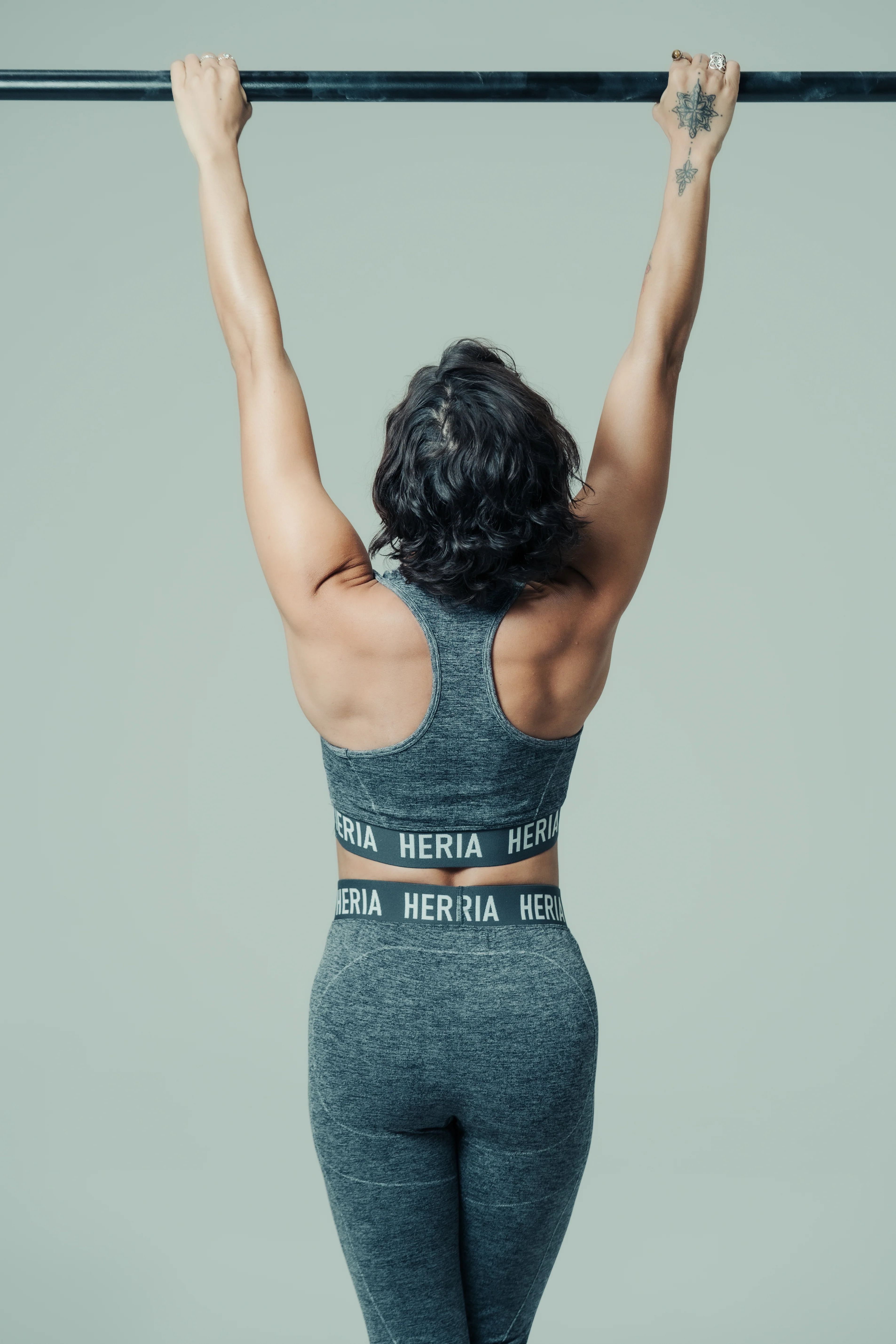 Heria Women's Grey Sports Bra - Image 5